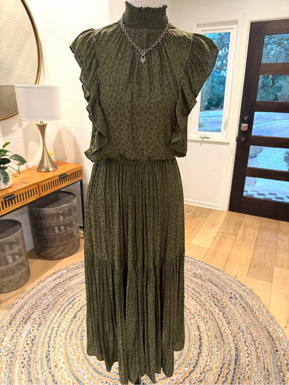 Steve Madden Olive Hunter Green Ruffle Sleeve Maxi Dress Size SM Elastic Waist